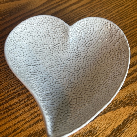 Other - White Heart-Shaped Ceramic Textured Dish by Mariposa & Silver Metal Arrow Spoon